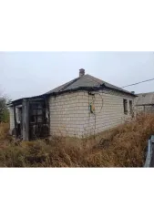 Дом 52,5 кв.м, нежилые здания 32,2 и 25,2 кв.м, земельный участок 2373 кв.м, Ростовская обл. Жилой дом, площадь: 52,5кв.м, кадастровый номер: 61:49:0060110:156, нежилое здание, площадь:32,2кв.м., кадастровый номер: 61:49:0060110:116, нежилое здание, площадь: 25,2кв.м., кадастровый…