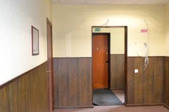 Административное здание, кад.№ 51:01:0101002:104, S=372,2 кв.м.; Склад - часть здания, кад.№ 51:01:0101002:123, S=427,7 кв.м.; здание гаража, кад.№ 51:01:0101002:89, S=1798,7 кв.м.; Земельный участок, кад.№ 51:01:0101002:6, S=4725 +/- 24,06 кв.м.; Беседка-гриль; Сторожка из бруса; Видеорегистратор…