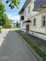 Однокомнатная квартира, назначение жилое, общая площадь 29,8 кв.м., расположенное по адресу: КБР, Чегемский район, с.п.п.Звездный, ул.Ленина, д.28, кв. №13, этаж-2, с кадастровым номером 07:08:1000001:411. Общие сведения об ограничениях и обременениях: нет. Кадастровая стоимость: 356799.13…